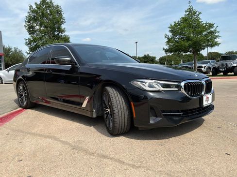 Used 2021 BMW 530i w/ Premium Package RWD image 4