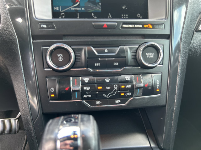 Used 2018 Ford Explorer XLT w/ Equipment Group 202A FWD image 20