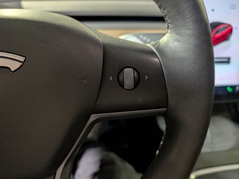 Used 2022 Tesla Model 3 Long Range AWD/4WD image 28