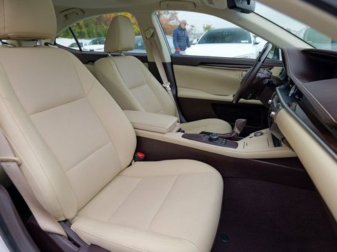 Used 2018 Lexus ES 350 w/ Premier Package image 36