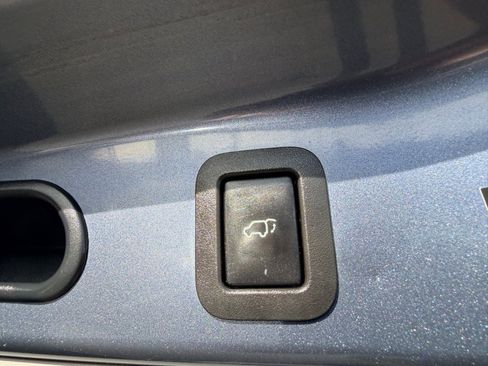 Used 2014 Toyota Highlander XLE image 22