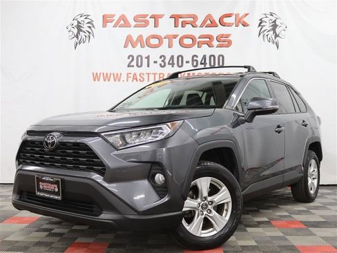 Used 2019 Toyota RAV4 XLE image 1