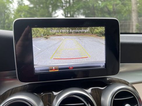 Used 2019 Mercedes-Benz GLC 300 4MATIC image 18