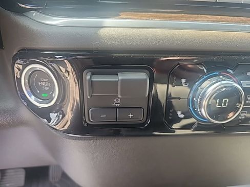 New 2026 GMC Sierra 1500 SLE AWD/4WD image 21