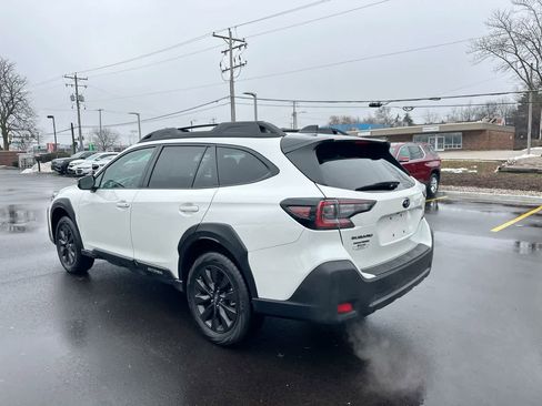 Certified 2025 Subaru Outback Onyx Edition image 11