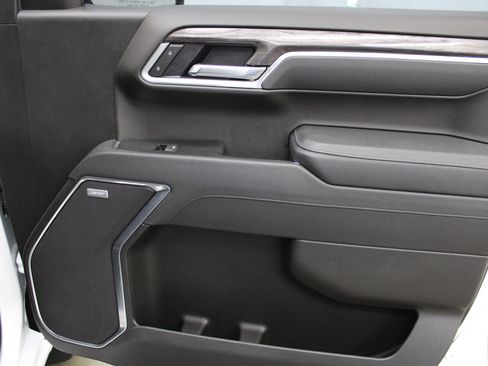 Used 2025 Chevrolet Silverado 1500 LTZ AWD/4WD image 28