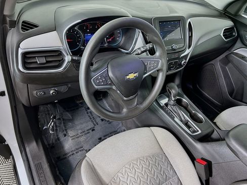 Used 2022 Chevrolet Equinox LS w/ LS Convenience Package image 9