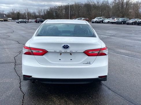 Used 2020 Toyota Camry LE image 4