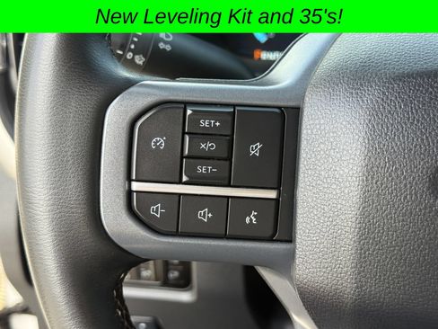 Used 2025 Ford F250 Lariat w/ Black Appearance Package AWD/4WD image 35