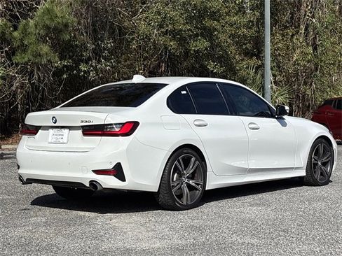Used 2022 BMW 330i Sedan w/ Driving Assistance Package image 29