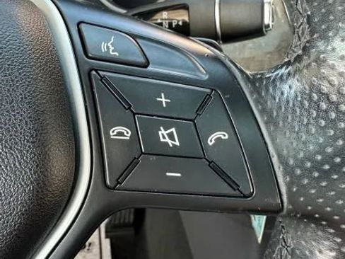 Used 2014 Mercedes-Benz E 350 4MATIC Sedan image 32