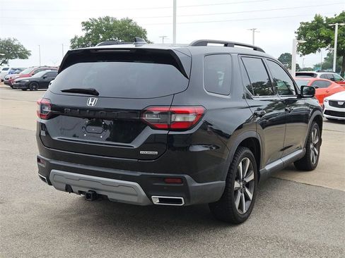 Used 2023 Honda Pilot Touring image 8