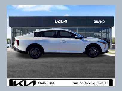 New 2026 Kia K4 LXS