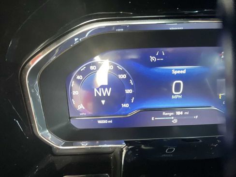 Used 2025 Chevrolet Silverado 2500 LT w/ Convenience Package image 12