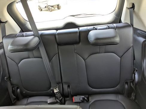 Certified 2024 Honda Pilot Touring image 37