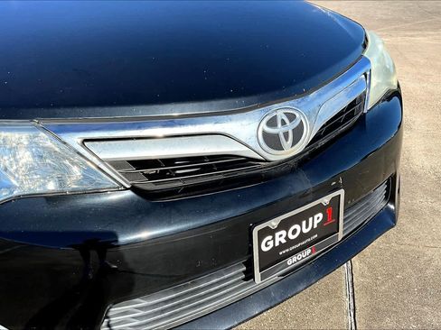 Used 2013 Toyota Camry L image 26