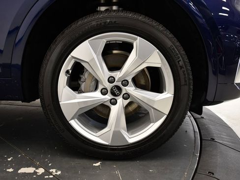 Certified 2025 Audi Q5 2.0T Premium Plus w/ Premium Plus Package image 17