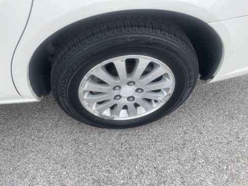 Used 2006 Buick Lucerne CX image 14