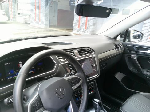 Used 2022 Volkswagen Tiguan SE AWD/4WD image 20