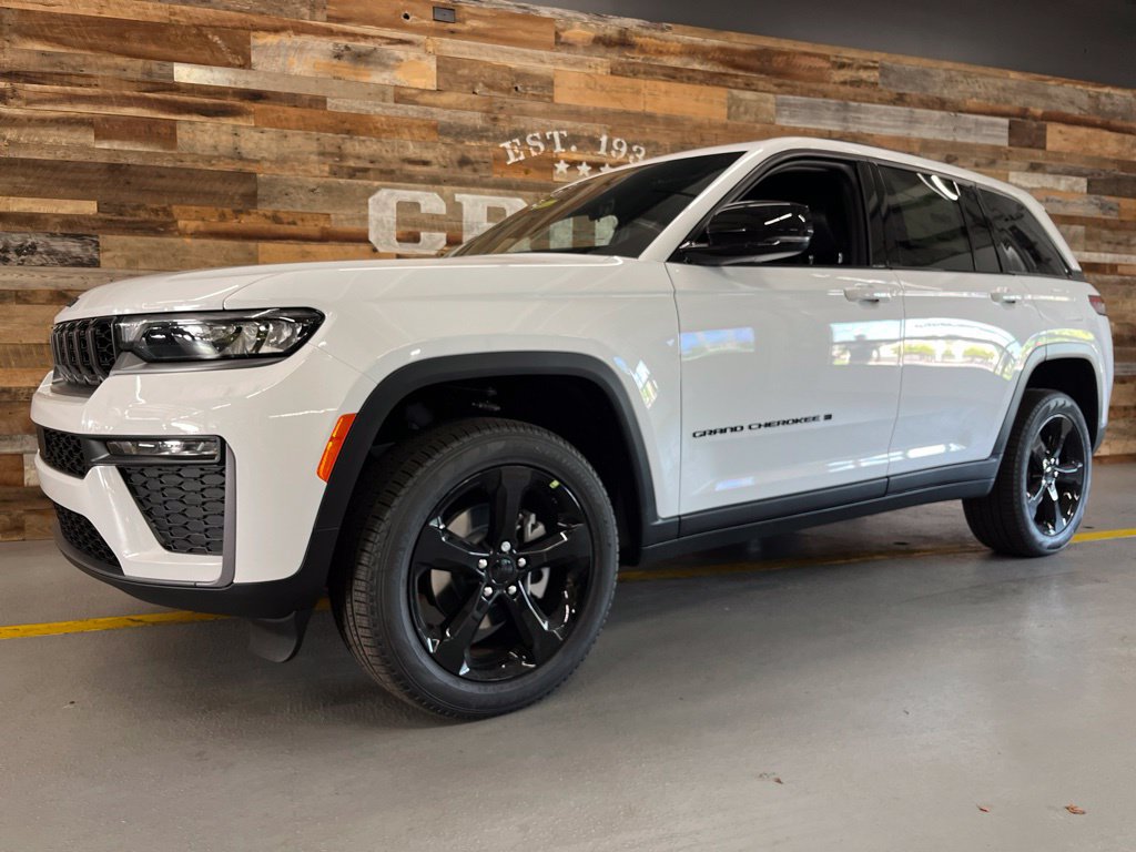 New 2026 Jeep Grand Cherokee Limited w/ Limited Altitude Package AWD/4WD image 10