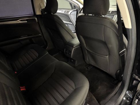 Used 2018 Ford Fusion SE w/ Fusion SE Technology Package image 50