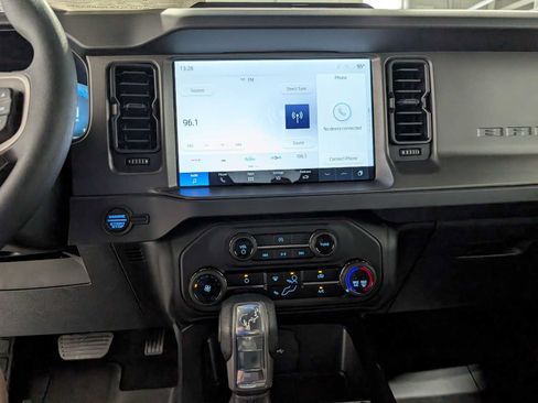 Used 2025 Ford Bronco 2-Door AWD/4WD image 32