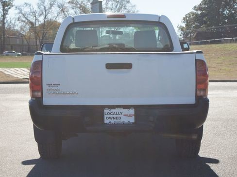Used 2014 Toyota Tacoma 2WD Regular Cab image 3
