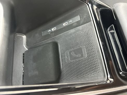 Used 2024 Volkswagen ID.4 S image 35