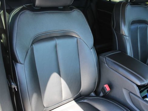 Used 2022 Jeep Grand Cherokee L Limited AWD/4WD image 14