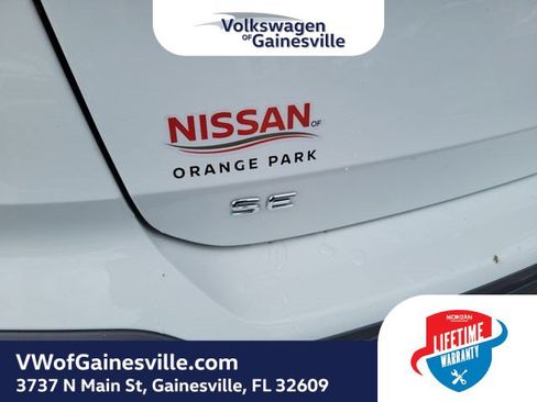 Used 2025 Volkswagen Taos SE FWD image 7