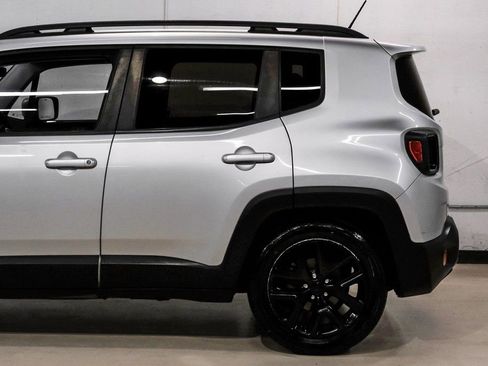 Used 2017 Jeep Renegade Altitude image 17
