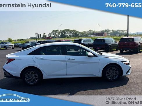 Used 2024 Hyundai Elantra SEL FWD image 18