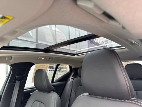 Certified 2025 Volvo XC40 B5 Core AWD/4WD image 26
