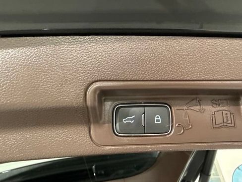 Used 2022 Ford Explorer King Ranch w/ Technology Package AWD/4WD image 10