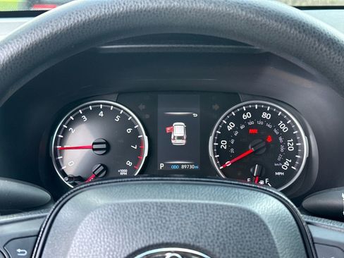 Used 2020 Toyota RAV4 LE w/ All Weather Liner Package AWD/4WD image 20