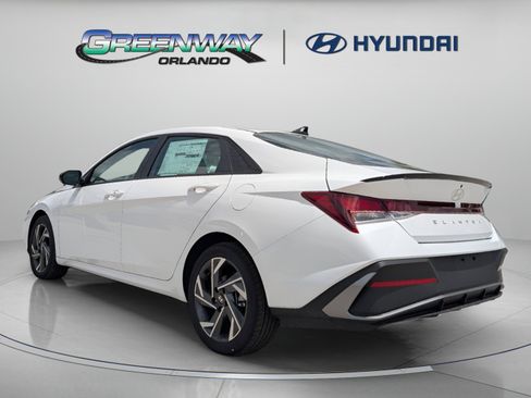 Used 2025 Hyundai Elantra Sport FWD image 6