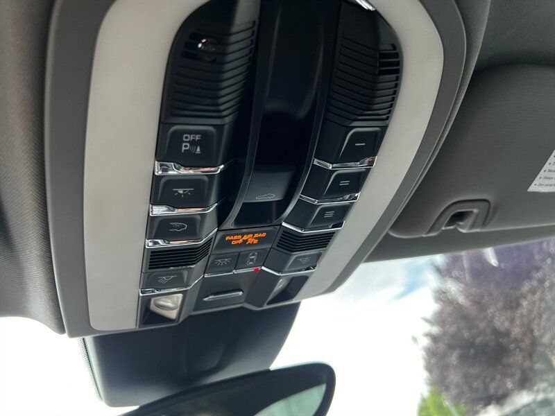Used 2014 Porsche Panamera S RWD image 37