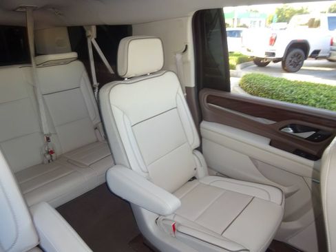 Certified 2022 GMC Yukon XL Denali w/ Max Trailering Package AWD/4WD image 17