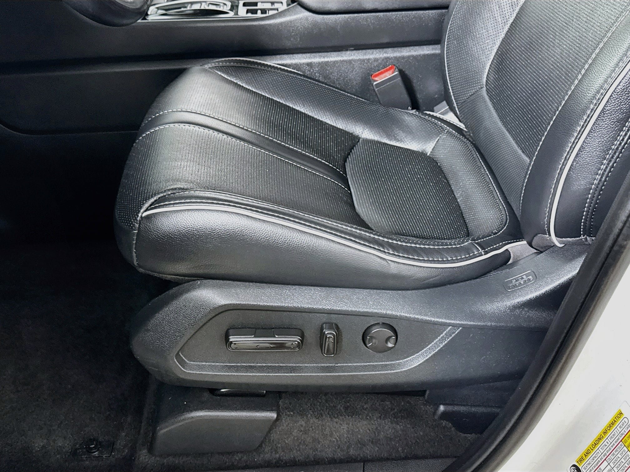 Used 2023 Honda Pilot Elite image 24