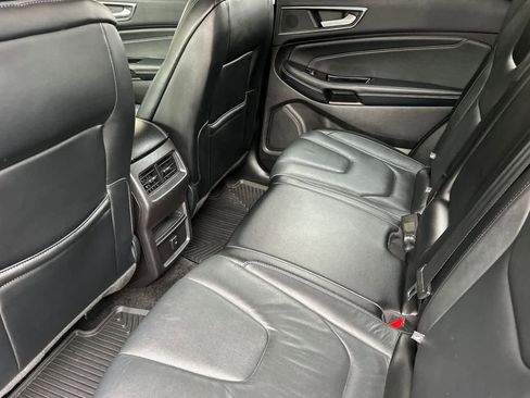 Used 2018 Ford Edge Titanium image 4