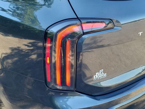 Used 2024 Kia Telluride SX Prestige X-Pro AWD/4WD image 11