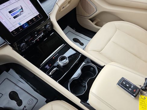 Used 2021 Jeep Grand Cherokee L Limited image 26