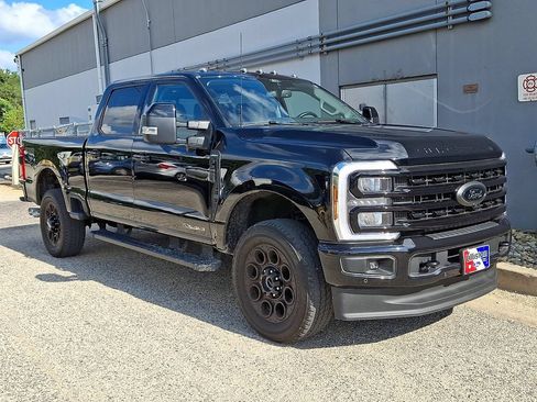 Used 2024 Ford F250 Lariat w/ Lariat Ultimate Package AWD/4WD image 3