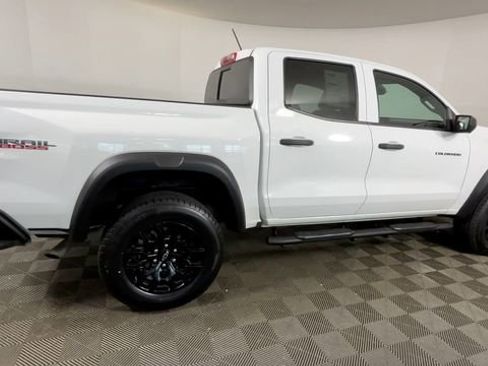 Used 2023 Chevrolet Colorado Trail Boss w/ Technology Package AWD/4WD image 4