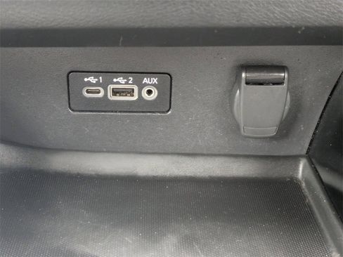 Used 2024 Nissan Altima 2.5 SV image 19