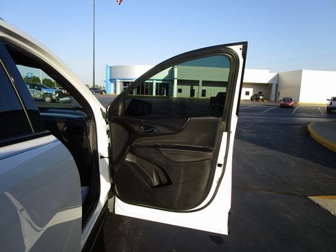 Used 2022 Chevrolet Equinox RS image 21