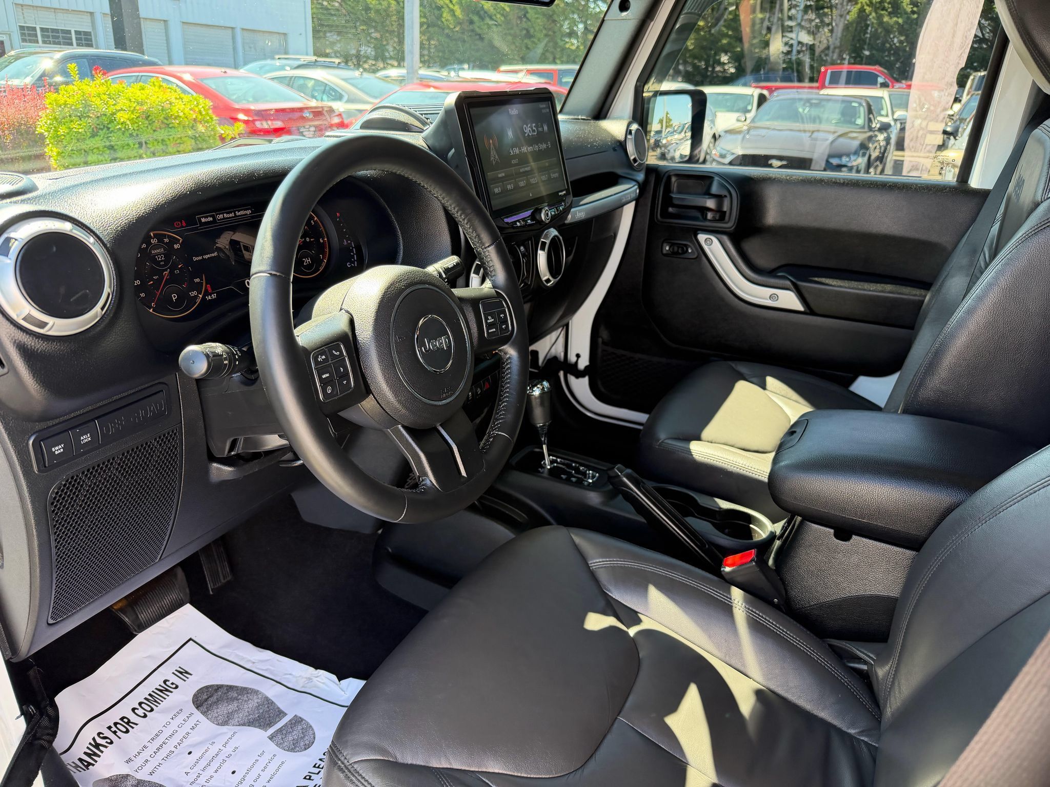 Used 2017 Jeep Wrangler Unlimited Rubicon w/ Connectivity Group AWD/4WD image 10