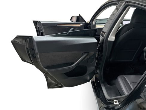 Certified 2023 Tesla Model Y Long Range AWD/4WD image 10