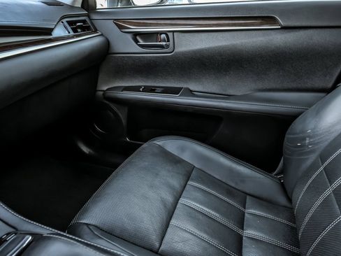 Used 2018 Lexus ES 350 image 29