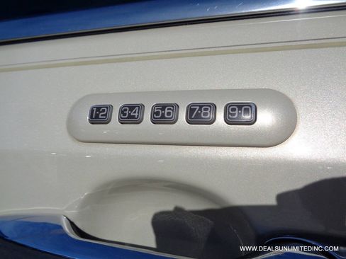 Used 2015 Lincoln MKX AWD w/ Equipment Group 102A image 7